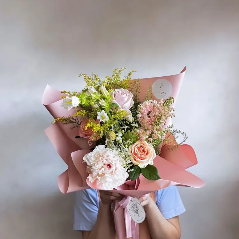 Hand tied bouquet peony pink